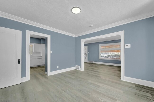 Building Photo - 3658 E 138th St