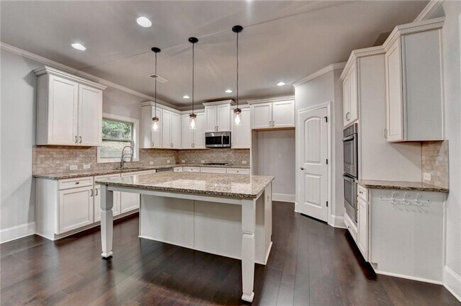 Building Photo - 9270 Colham Dr