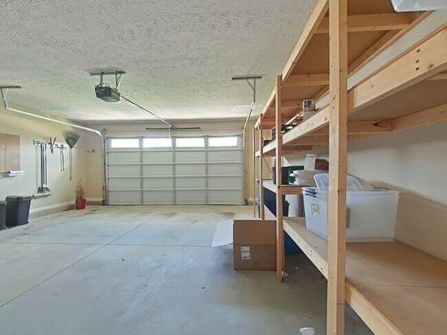 Building Photo - 171 Tellmont St