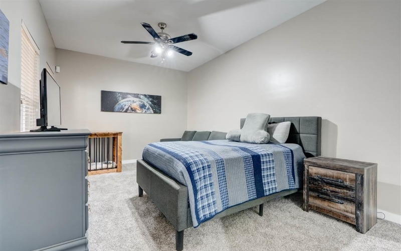 Building Photo - 401 20th St S