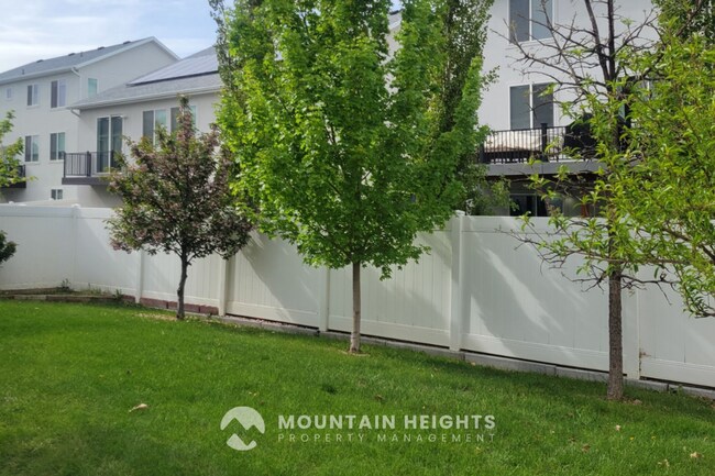 Building Photo - 862 W Cider Ct