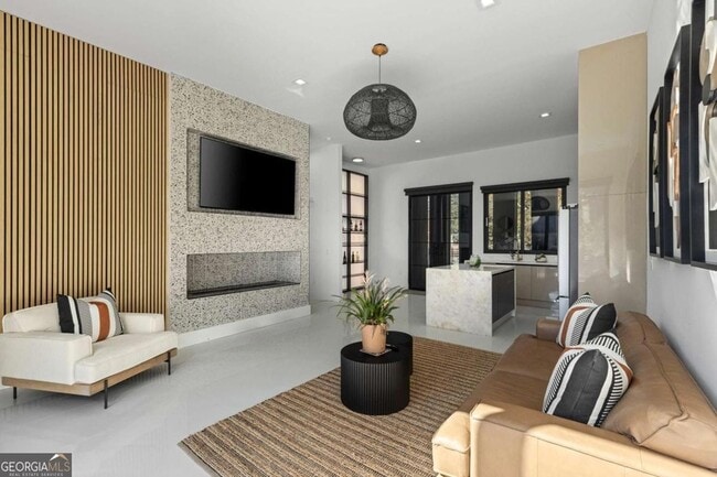 Building Photo - 3600 Lower Roswell Rd