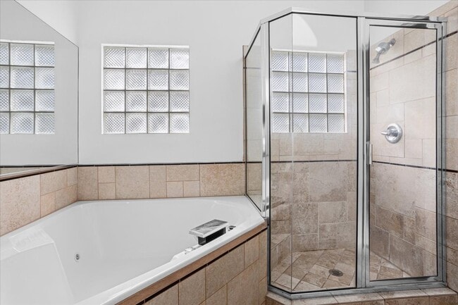 Building Photo - 11795 NW Creek Dr