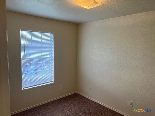 Building Photo - 4505 Jeff Scott Dr