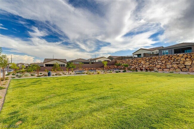 Building Photo - 94 Nine Mile Creek Dr