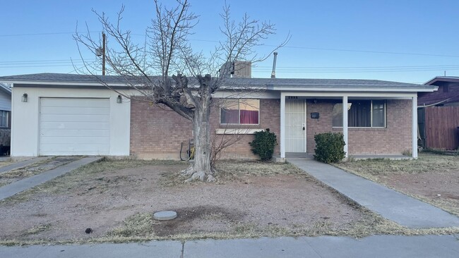 Primary Photo - 9224 Montgomery Dr