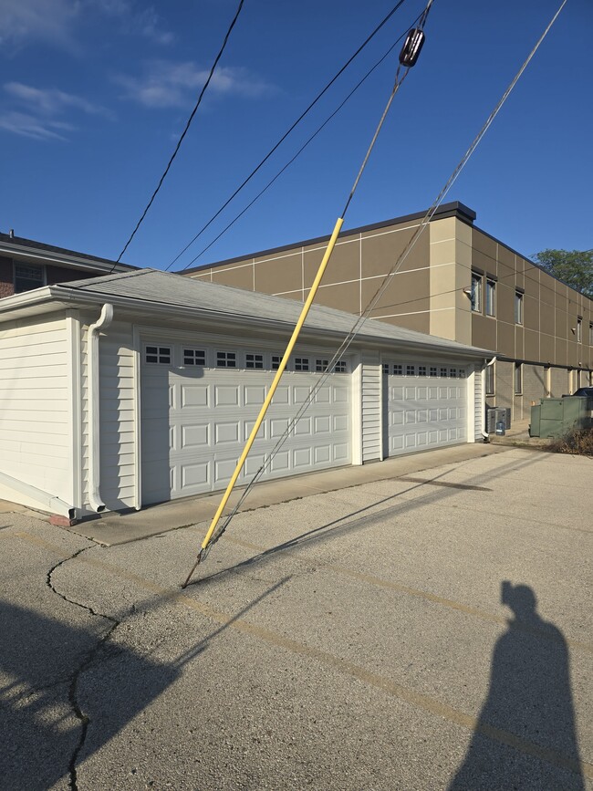 Building Photo - 11817 W North Ave