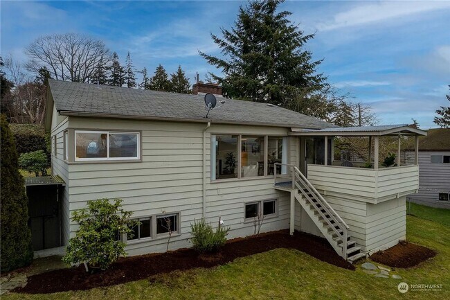 Building Photo - Amazing Richmond Beach Retreat 2bd 2ba