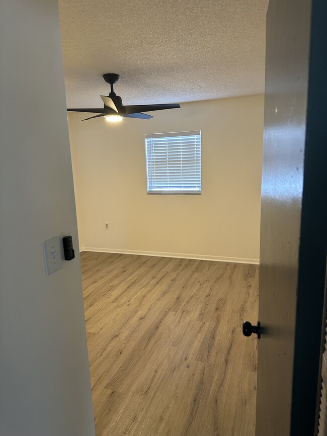 Building Photo - 1802 W House St