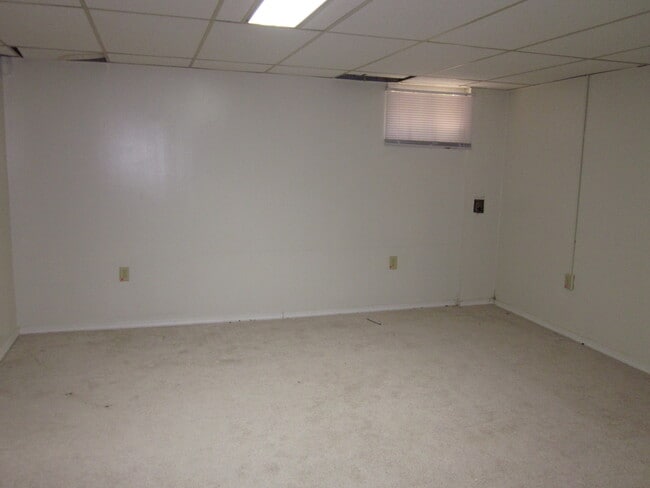 Building Photo - Charming 2 Bedroom/2 Bathroom in Catonsvil...