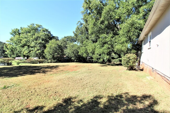 Building Photo - 3 Bedroom Ranch in Shelby