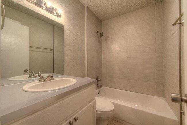 Building Photo - 2412 Burleson Ct