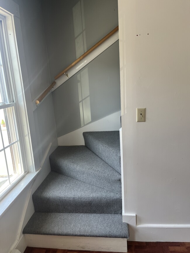 Interior Stairs - 4 Elm St