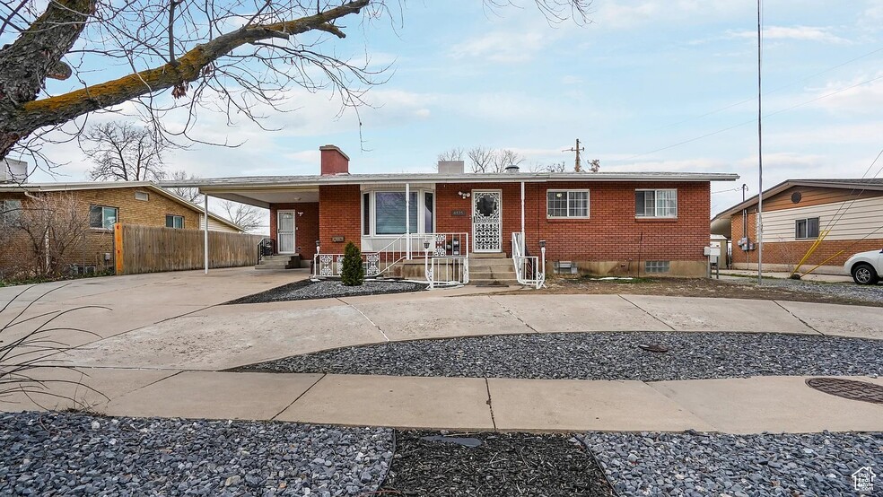 Building Photo - 4535 S Ridgeline Dr