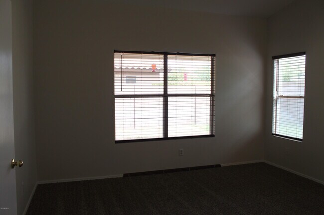 Building Photo - 1017 W Redondo Dr
