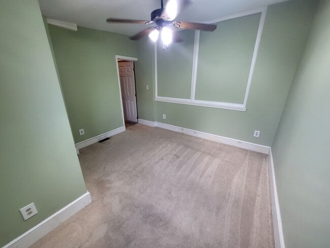 Building Photo - 2 Bedroom 2 Bath with Rooftop Deck!