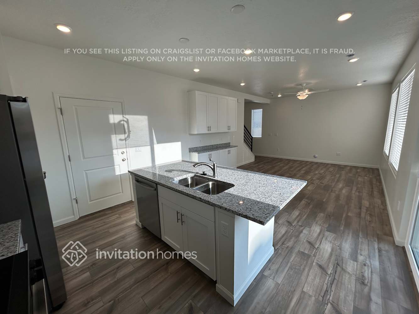 Building Photo - 328 N Broadway Dr