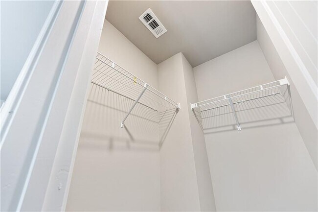 Building Photo - 5714 Ridgewater Cir