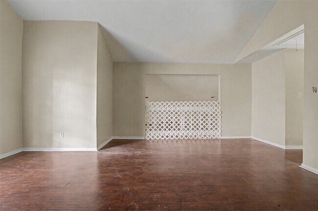 Building Photo - 13119 Hollowcreek Park Dr