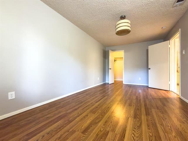 Building Photo - 6646 E Lovers Ln