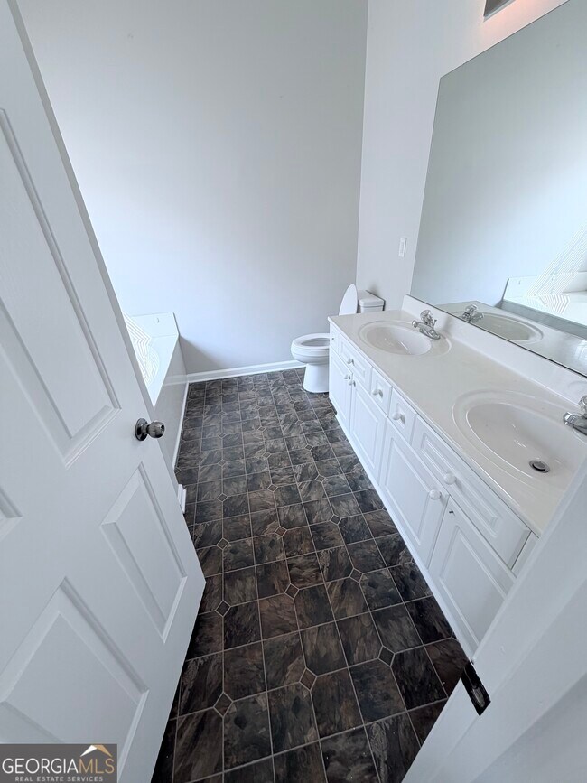 Building Photo - 3816 Landing Terrace