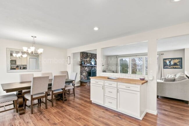 Building Photo - 4510 N Sommer St