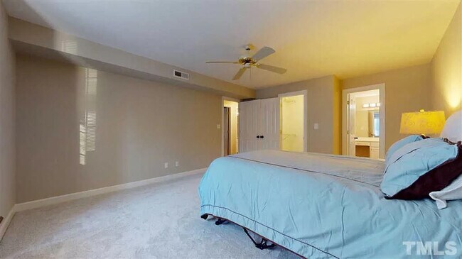 Building Photo - 329 Glen Echo Ln