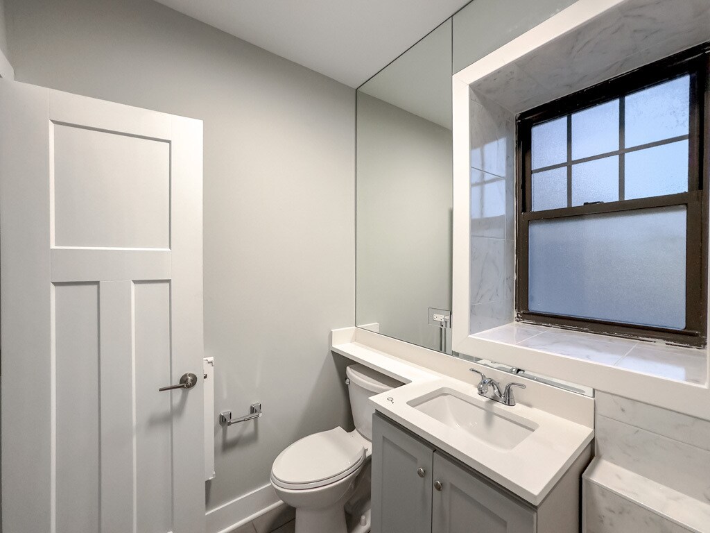 Building Photo - 373 Hazel Ave