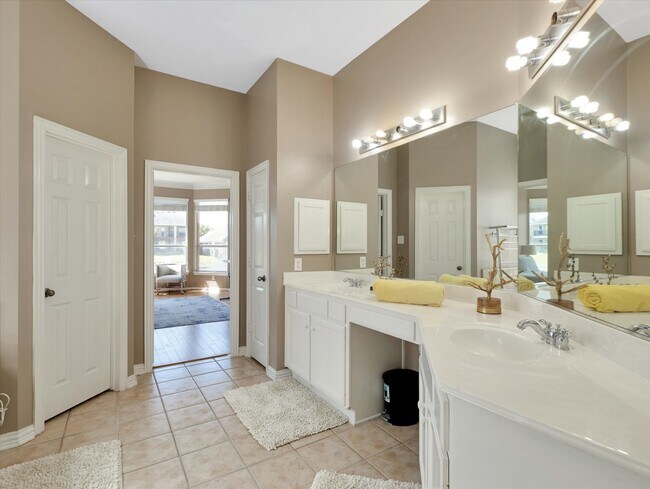 Building Photo - 18011 Darling Point Ct