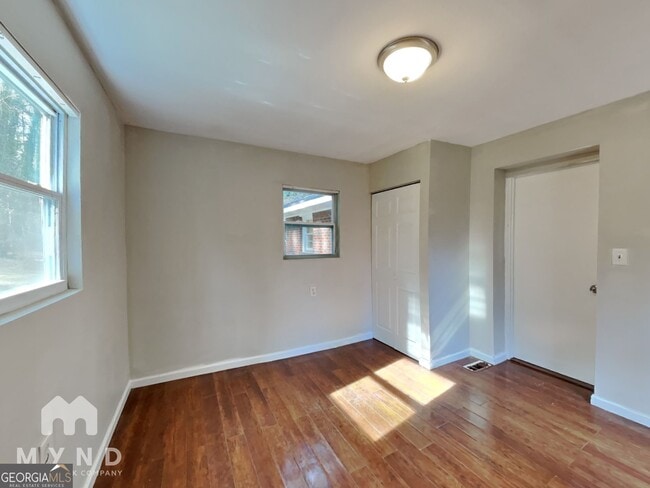 Building Photo - 3660 Hill Acres Rd SW