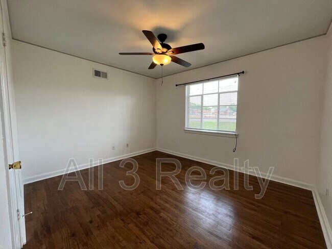 Building Photo - 1308 Federal Dr