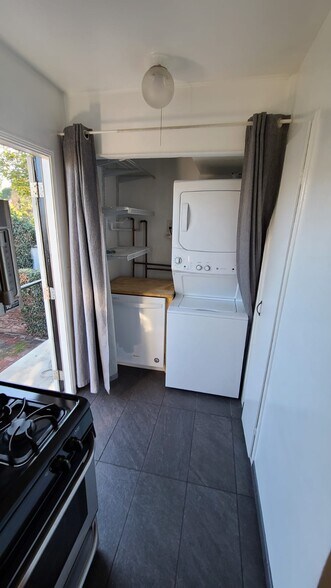 In Kitchen Laundry and Dishwasher - 539 N Rosemary Ln