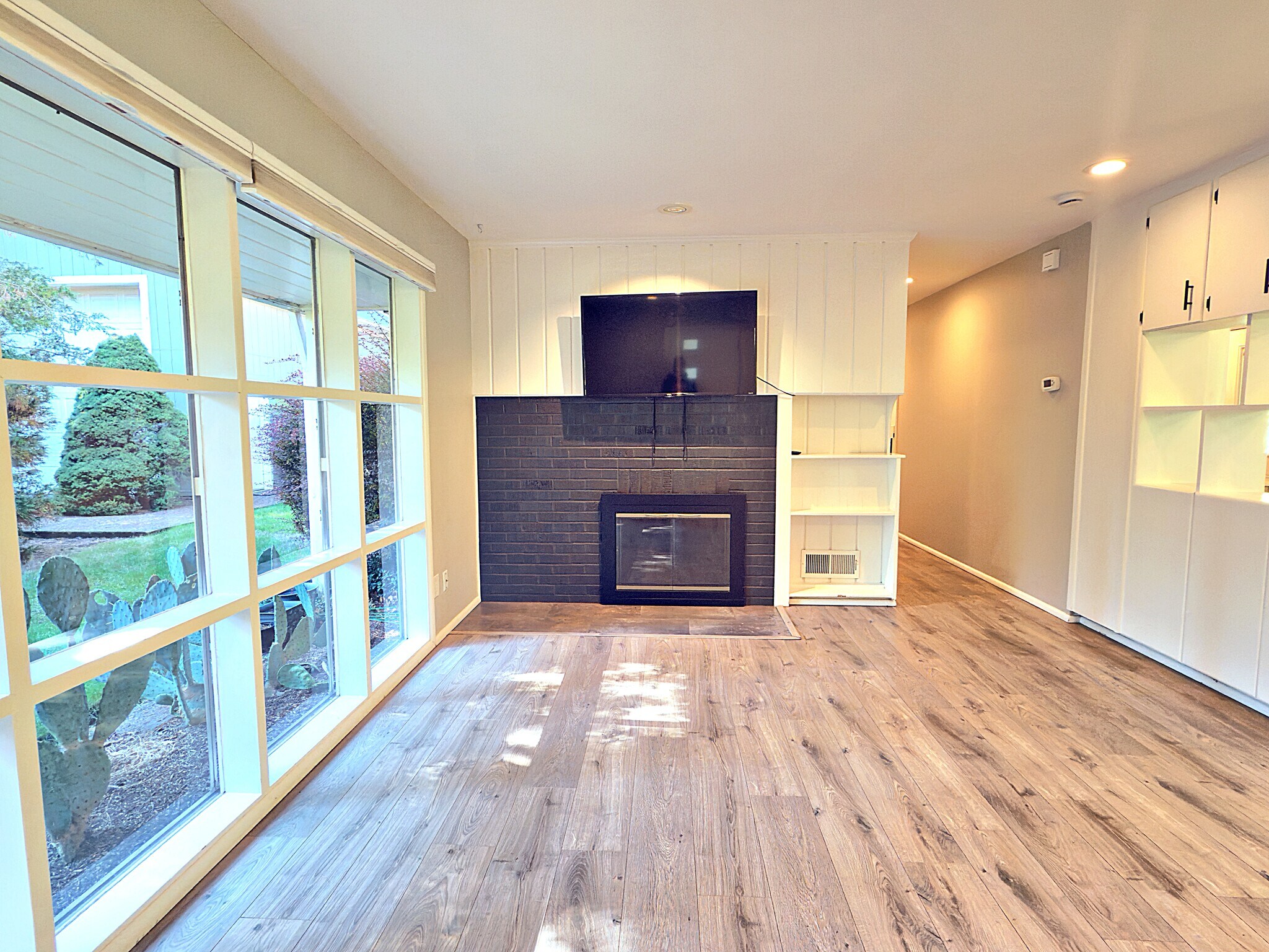 Building Photo - 1111 NE 112th Ave