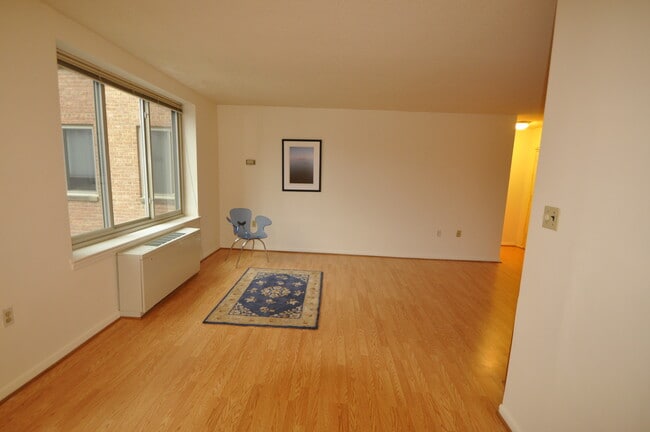Studio - 3000 Spout Run Pkwy