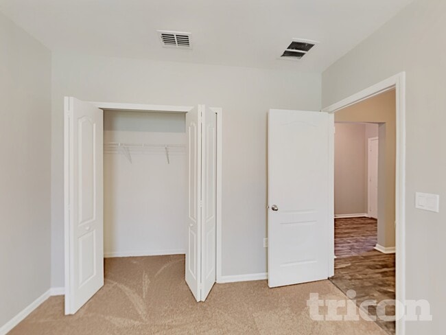 Building Photo - 2310 10th Ave E