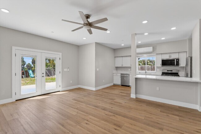 Building Photo - 1520 Independence Way