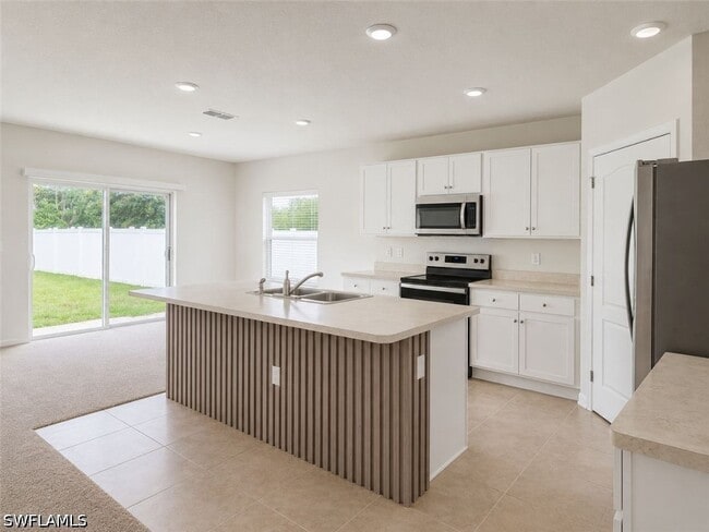 Building Photo - 2736 Dumont Ln