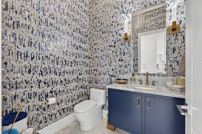 Building Photo - 785 NE 70th St