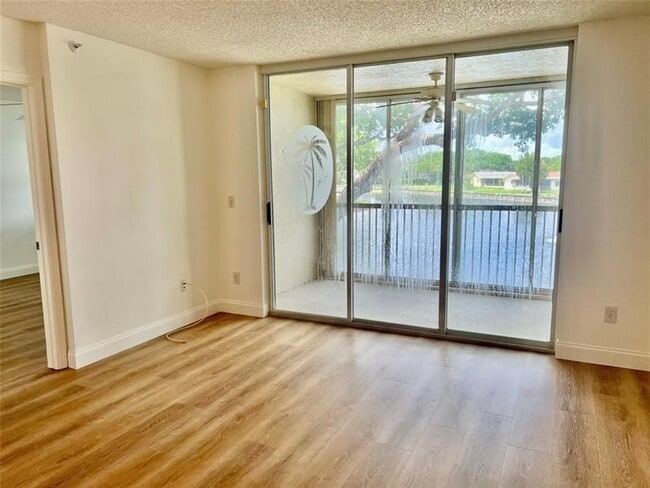 Building Photo - 9587 Weldon Cir