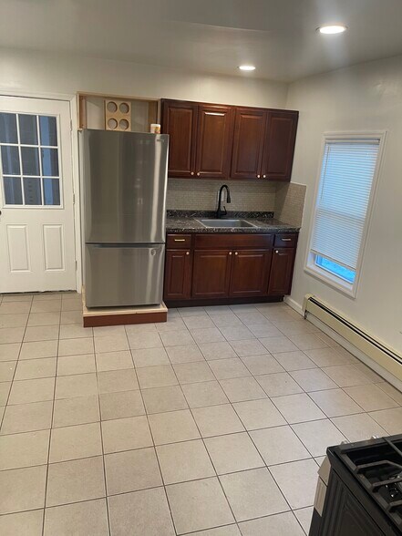 Building Photo - 49 Carroll St