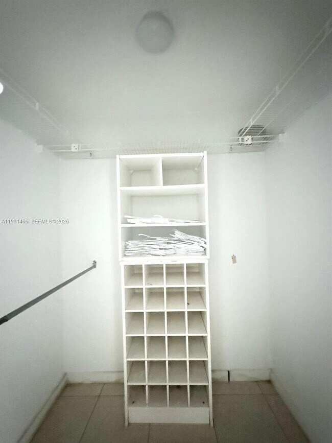 Building Photo - 1601 NE 191st St