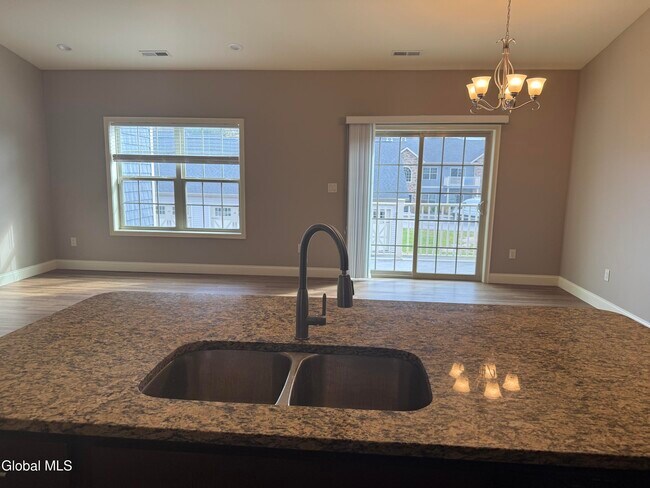 Building Photo - 48 Bavarian Wy