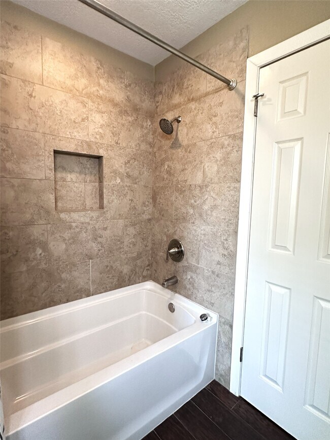 Building Photo - 1766 Maux Dr