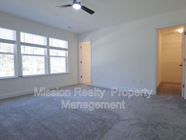 Building Photo - 10860 Farmstead Ml Ln