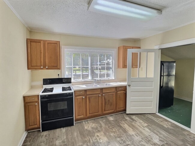 Building Photo - Cozy Cottage in Prime Downtown Ocean Springs Location!