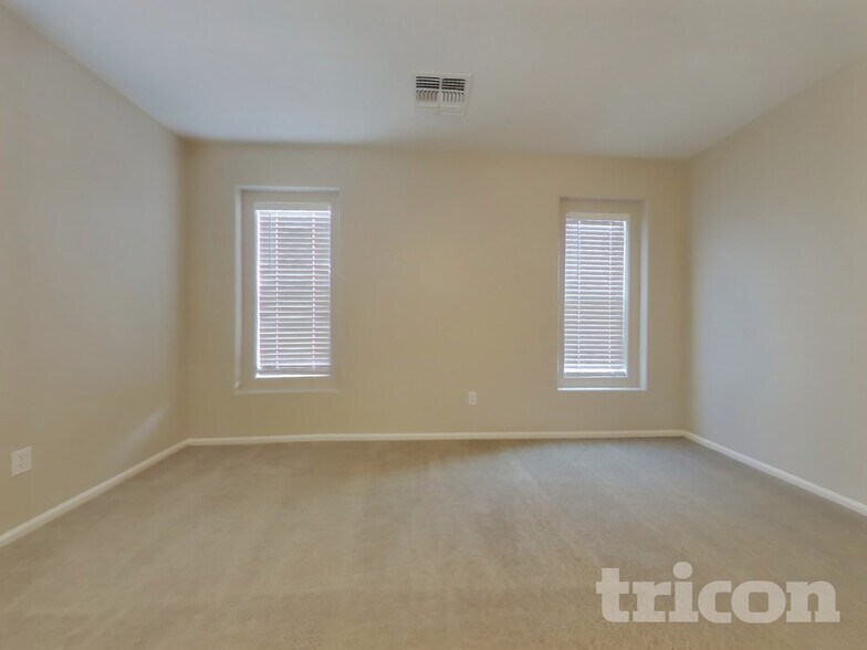 Building Photo - 4912 N 109th Ave