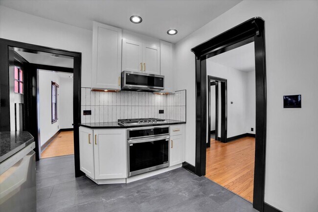 Building Photo - 4941 Montgomery Ave