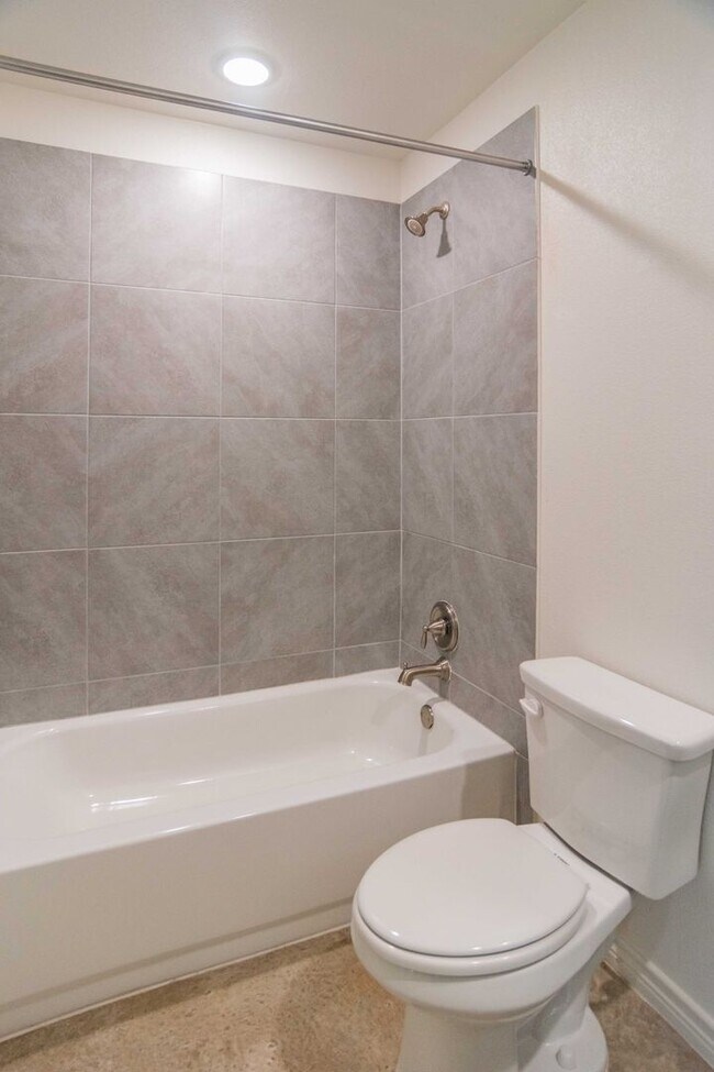 Building Photo - 2306 Duntov Dr