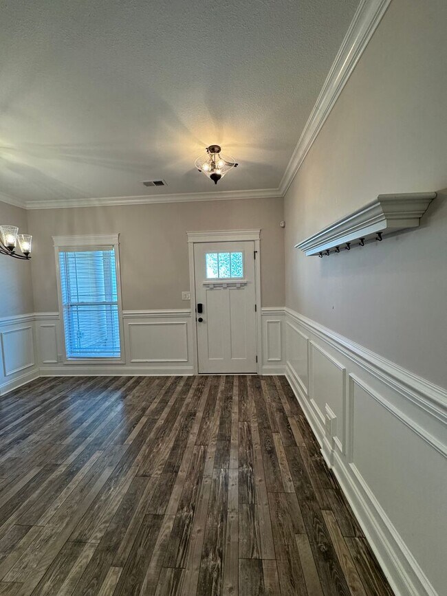 Building Photo - Beautiful Single Family Home