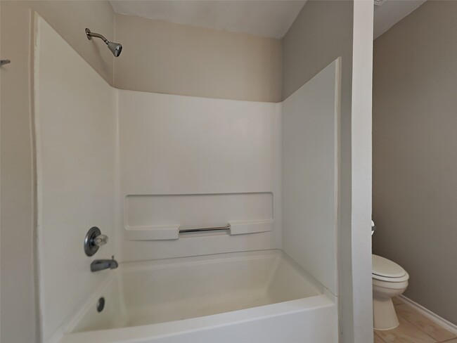 Building Photo - 427 Remington Creek Dr